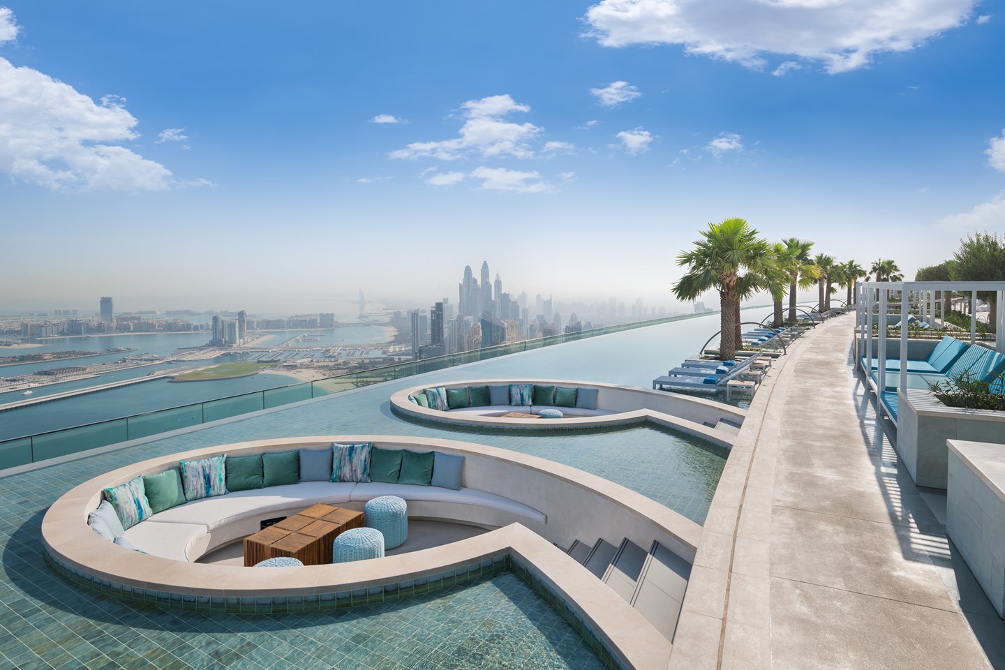 infinity plnge pool on the room terrace - Picture of Waldorf
