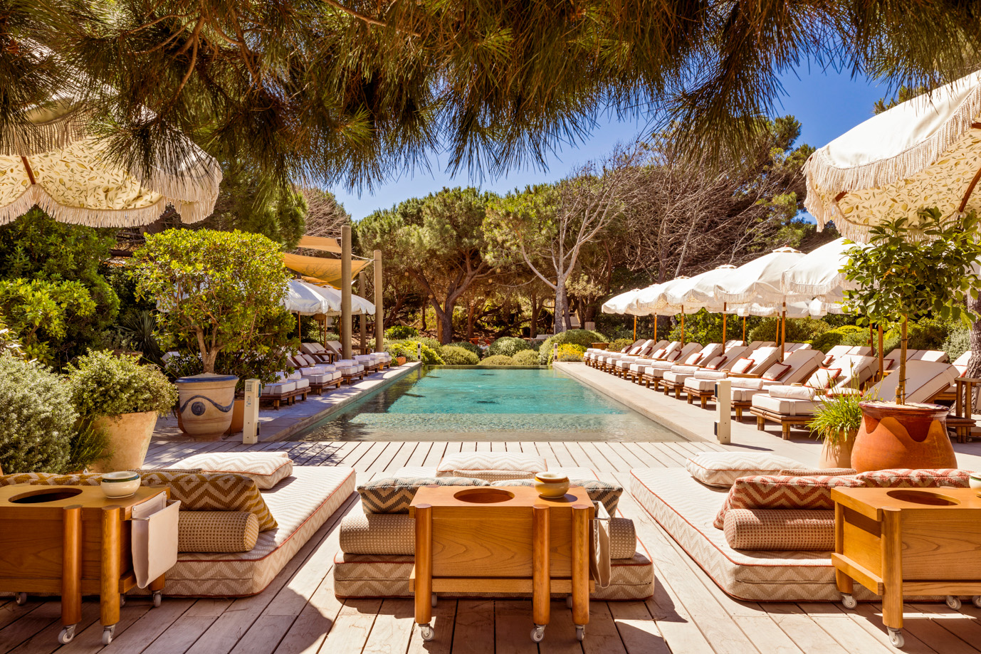 Sun loungers or world-famous DJs to make your luxury St Tropez holiday
